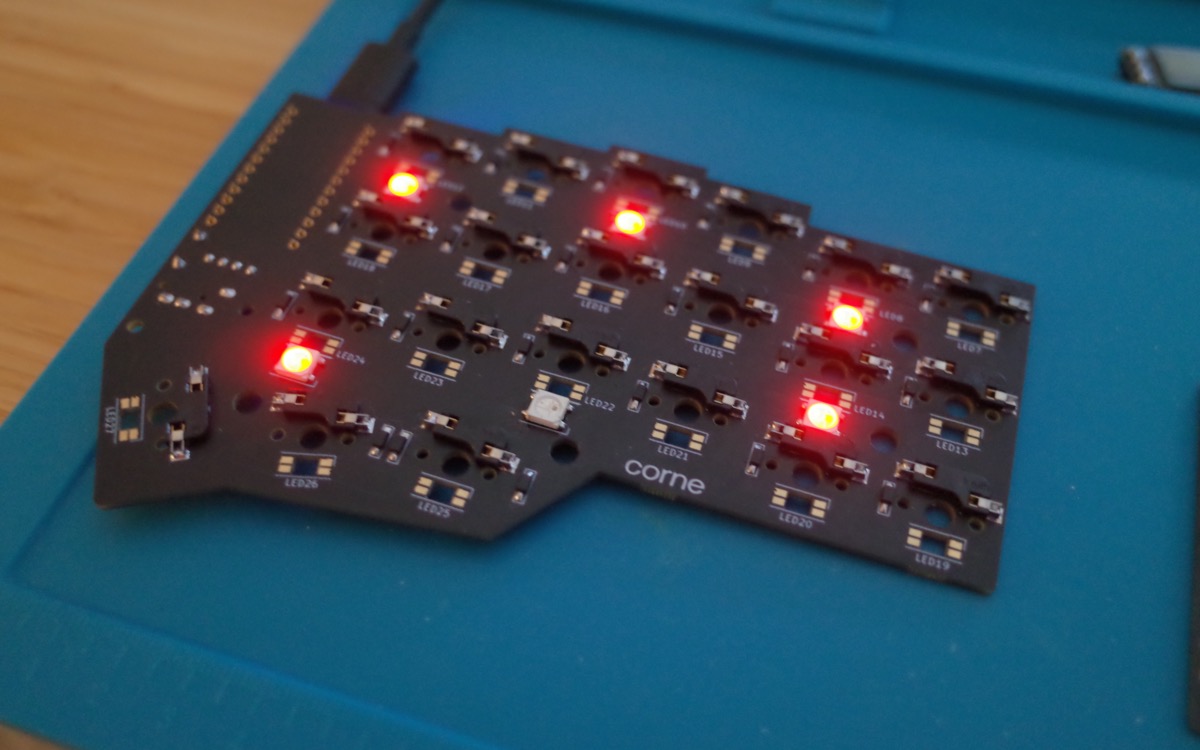 アンダーグローのLEDが正しくハンダ付け出来ていない