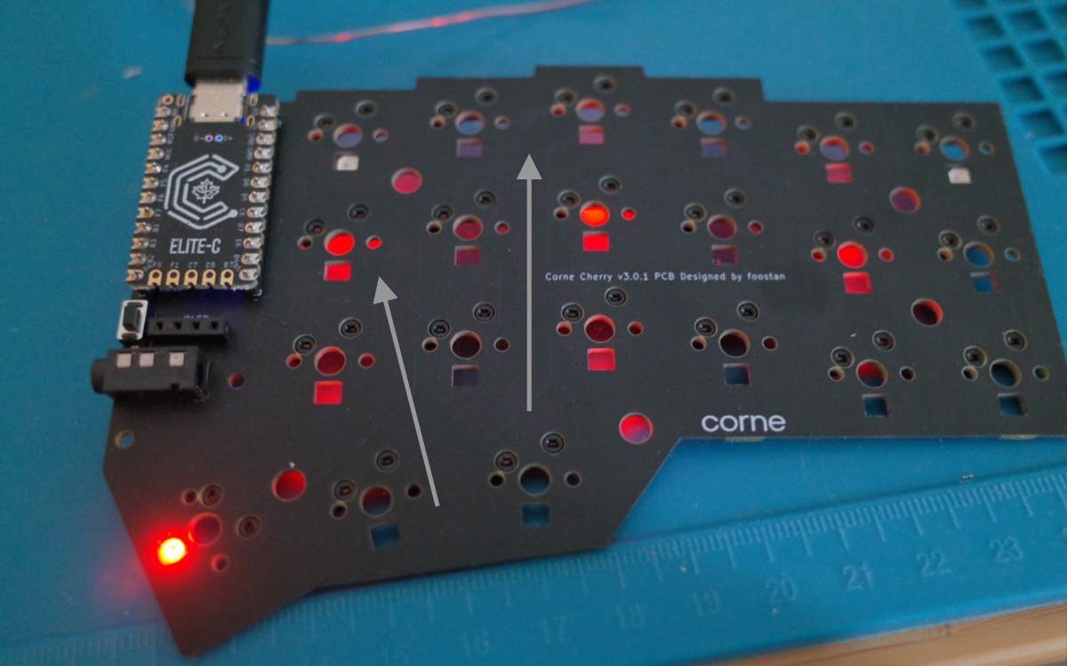 バックライトのLEDの経路